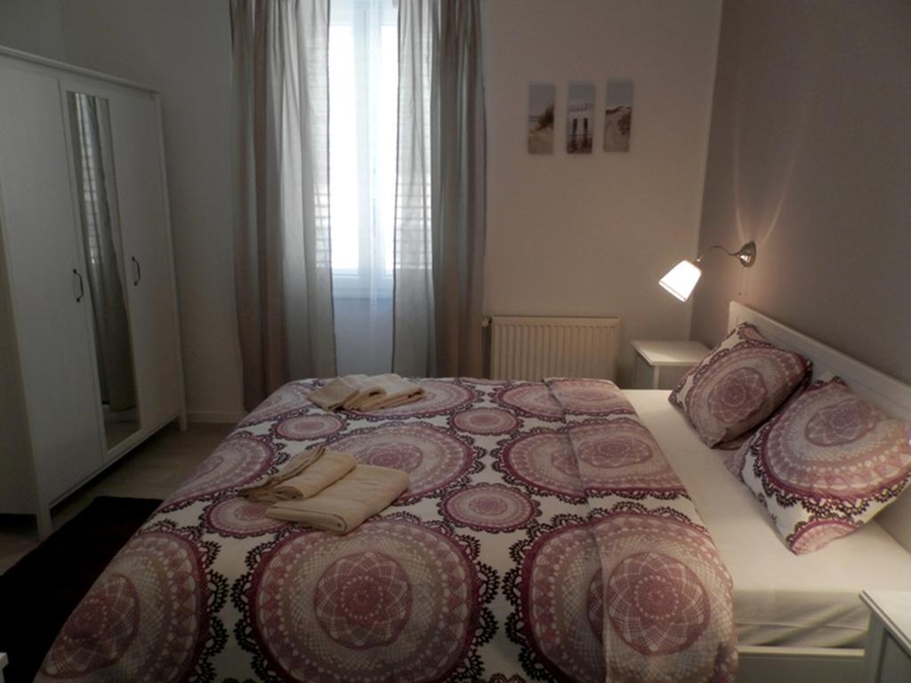 Apartment Kiki Candy Малинска Стая снимка