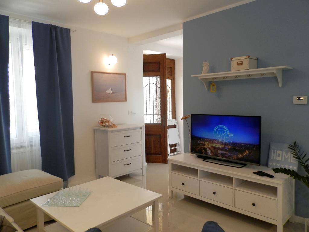 Apartment Kiki Candy Малинска Стая снимка